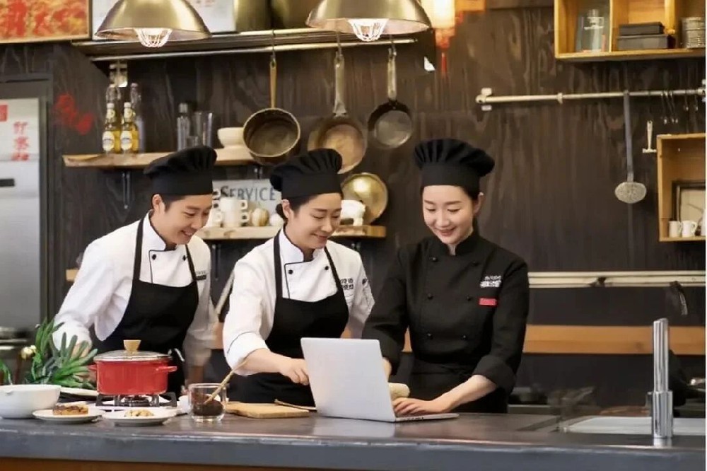 AI当“店长”,省下30%成本!一见让连锁门店管理更简单